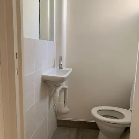 Aubenas : Beau Studio, Proche Du Chateau Extérieur photo
