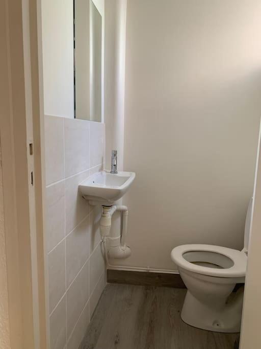 Appartement : Beau Studio, Proche Du Chateau Aubenas