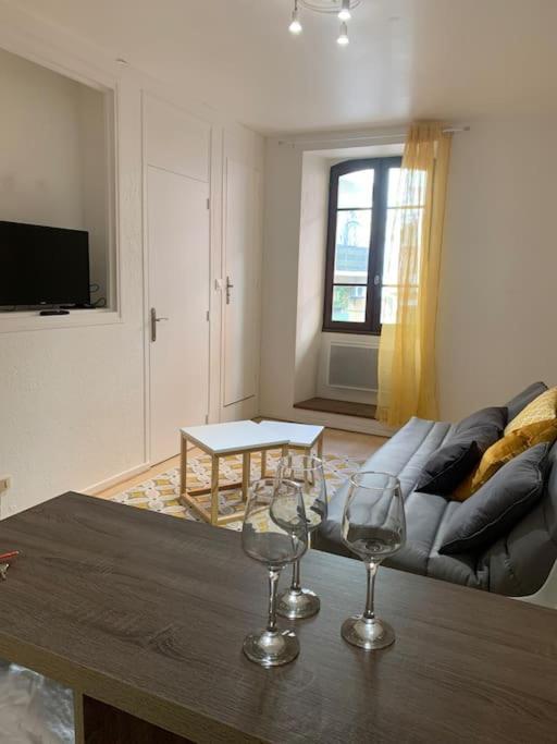 : Beau Studio, Proche Du Chateau * Aubenas